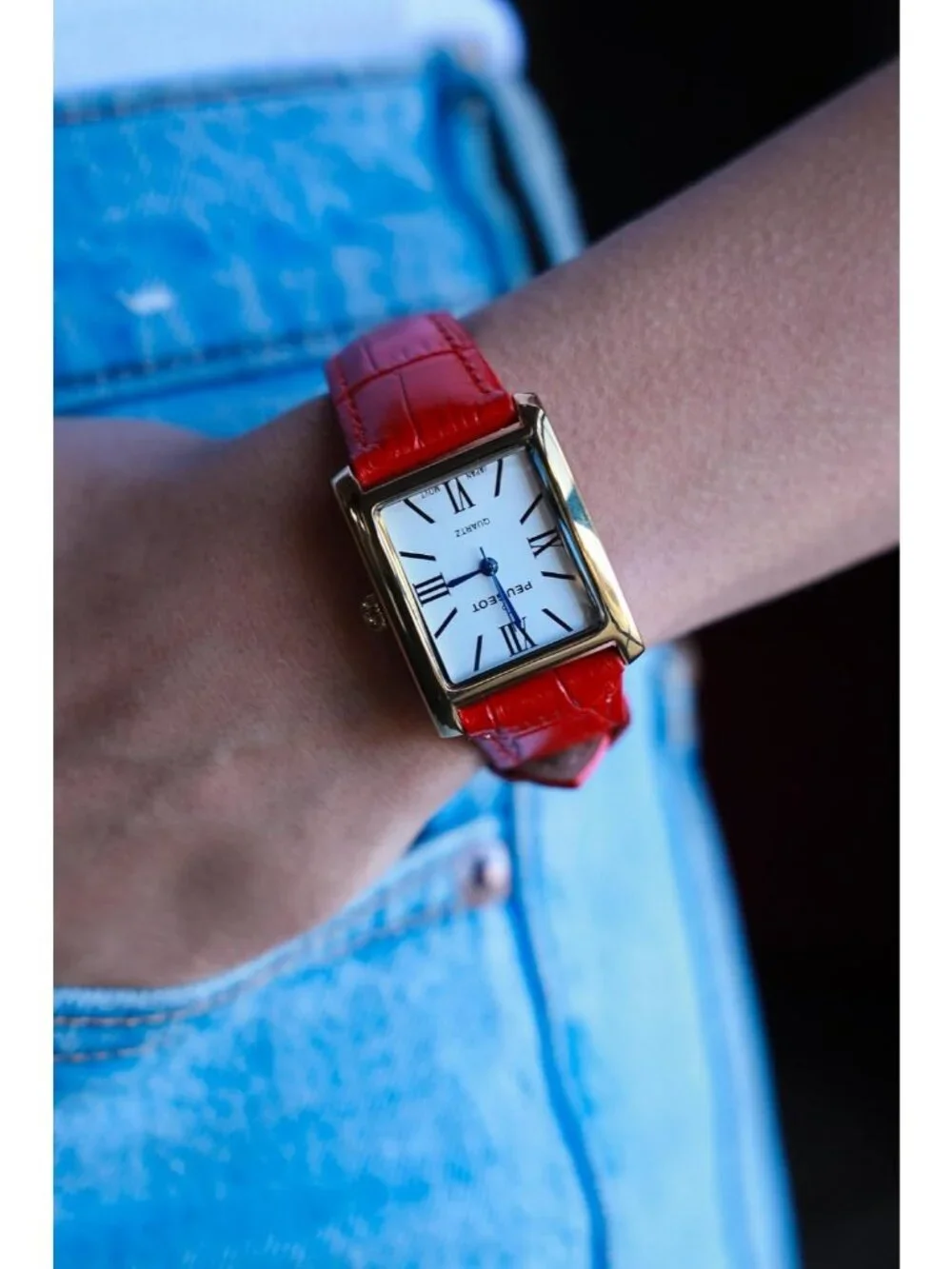 Women's Red Leather Strap Roman Numerals Dial Classic Dress Quartz Wrist Watches